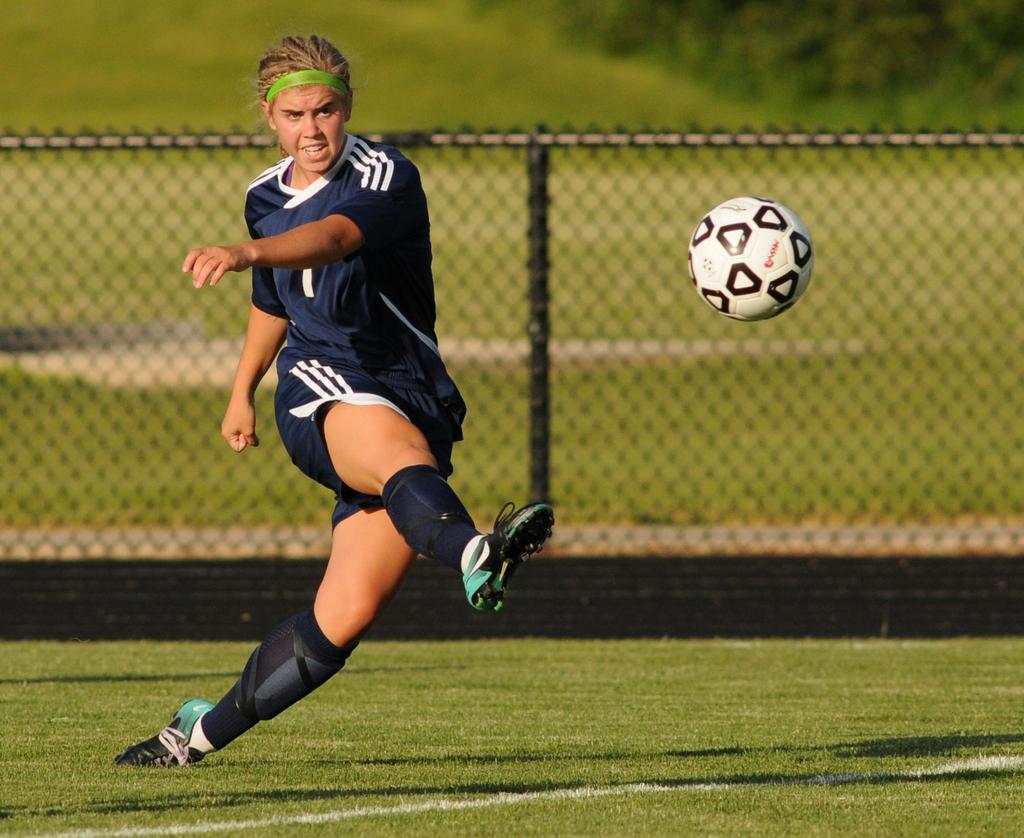 Hudsonville Unity Christian dominates Paw Paw, 50, in Division 3 girls